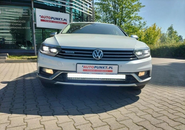 Volkswagen Passat cena 109900 przebieg: 135094, rok produkcji 2019 z Sanok małe 596